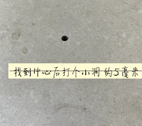 长春瓷砖空鼓维修公司专业解答在瓷砖铺贴过程中，如果砂料搅拌不均匀，将会带来以下问题